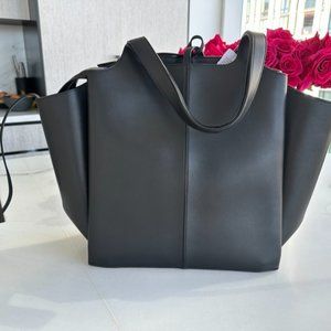 Celine Tri-fold Leather Tote In Black